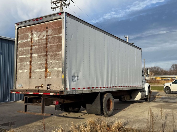 1992-international-805-box-truck,-shows-54,622-miles,-9-speed-transmission,-11r22.5-tires,-26.5’-box-image-9