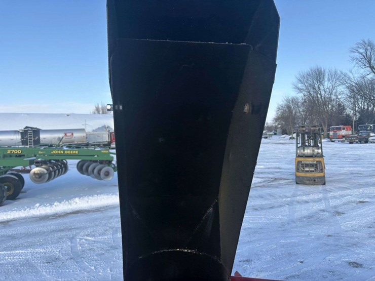 snowblower,-8’,-3pt,-540-pto,-hyd-spout,-(spout-cable-needs-work)-image-16