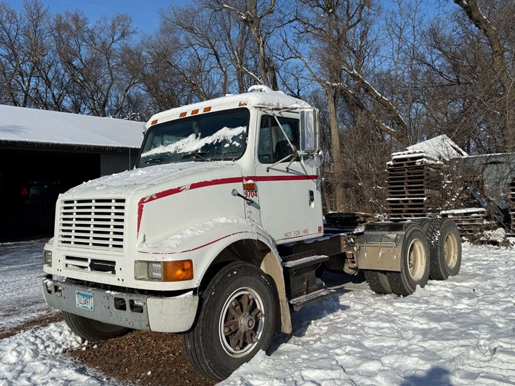 1996-international-8100-image-16