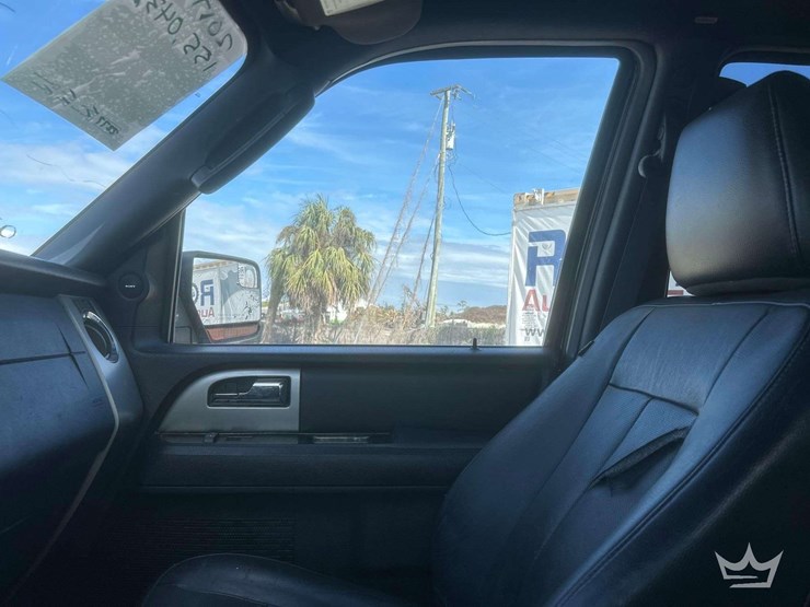 2017-ford-expedition-limited-image-17