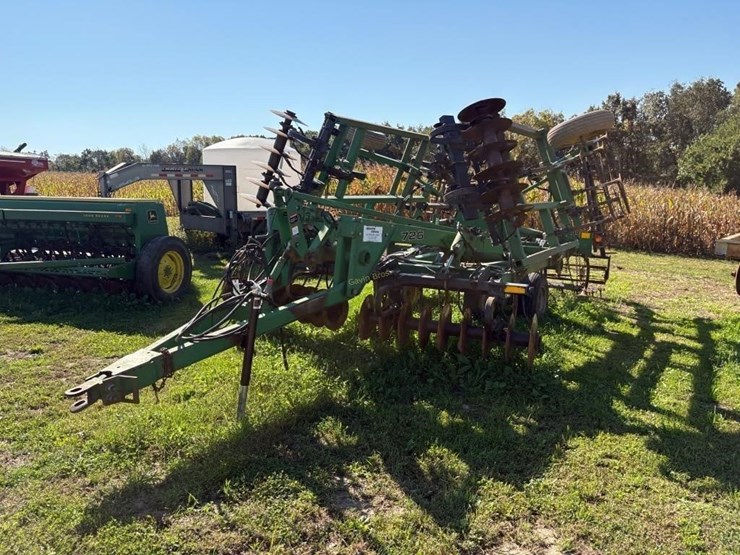 john-deere-726-image-2