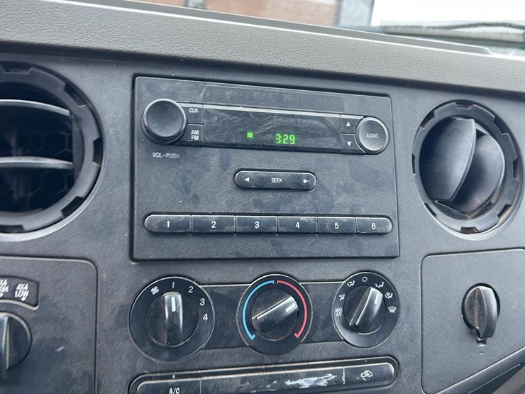 ford-f550-xl-image-19