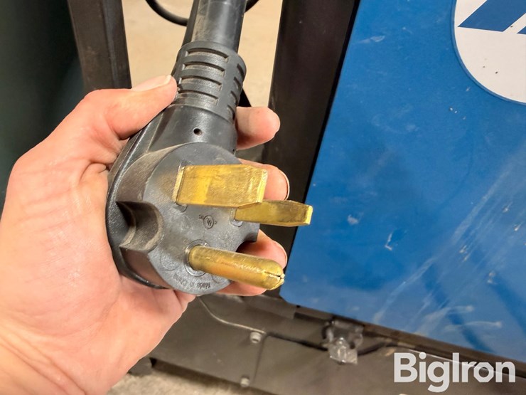 miller-millermatic-225-portable-mig-welder-image-18