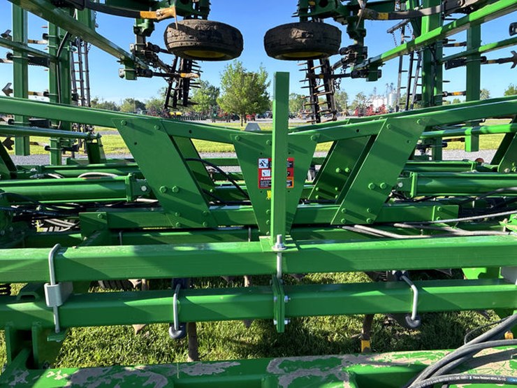 john-deere-2210-image-17