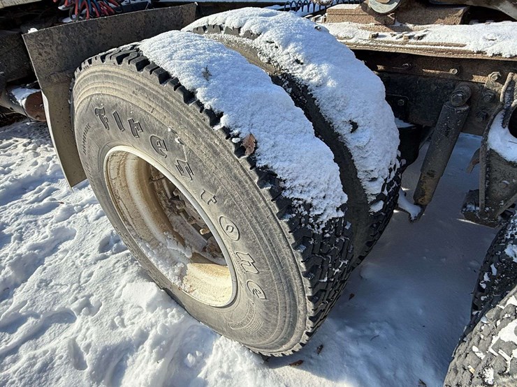 1996-international-8100-image-18