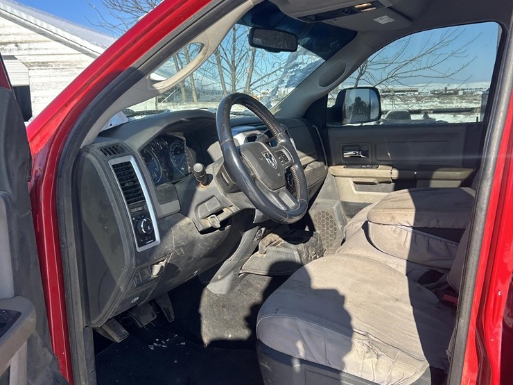 2012-ram-2500-big-horn-image-17