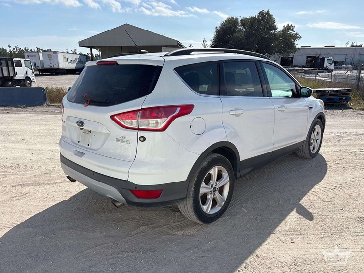 2015-ford-escape-image-3