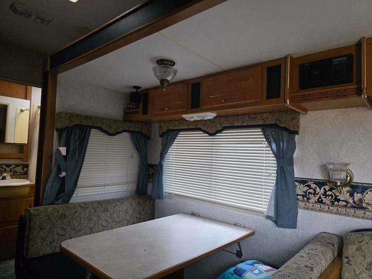 2004-prowler-fleetwood-5th-wheel-rv,-model-255-bhs,-12’-slide-out,-newer-19’-awning,-1-queen-front-b-image-39