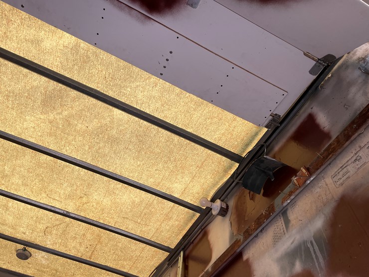 #1135-•-2002-gmc-c6500-van-truck-(has-mn-title)-image-19