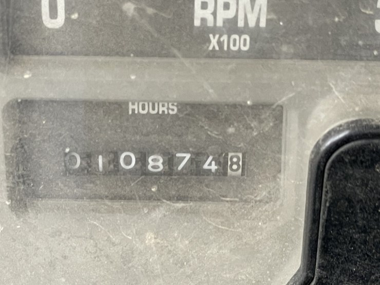 international-4900-image-26