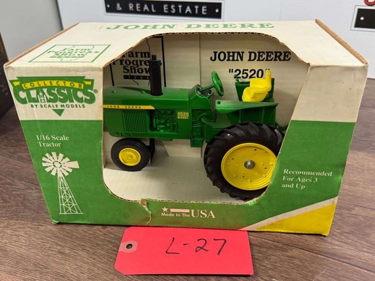 john-deere-2520-image-3
