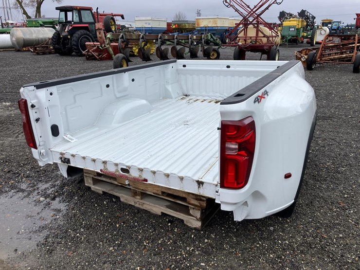 2024-chevrolet-3500-image-6