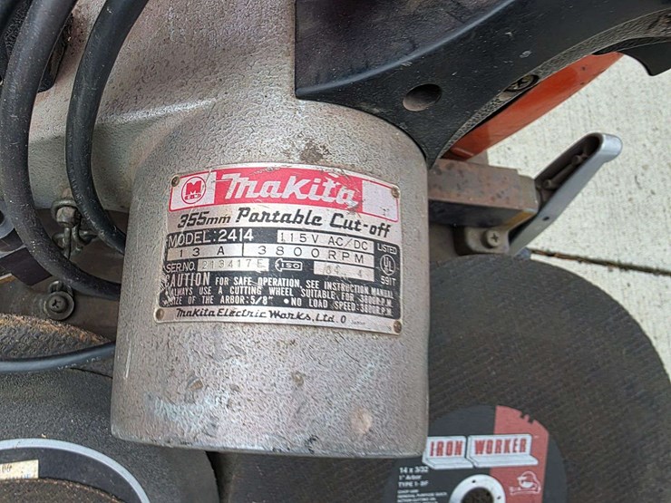 makita-model-2414-–-35mm-portable-chop-cut-off-saw,-comes-with-misc-blades-image-4