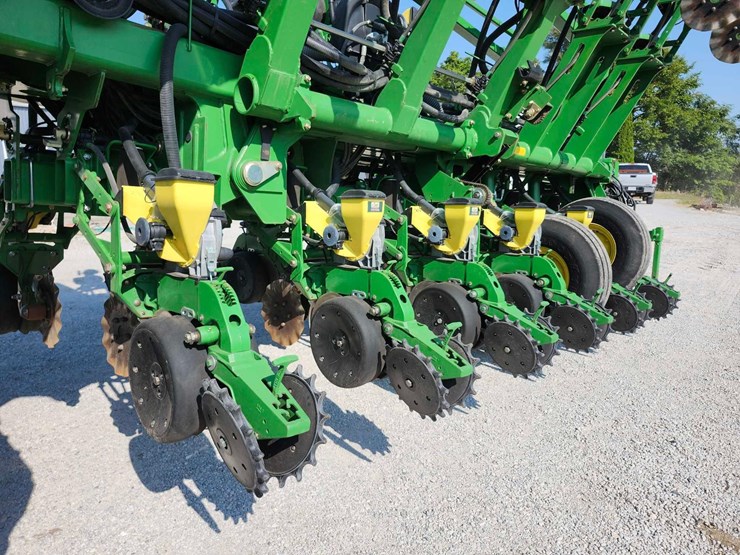 john-deere-1790-image-11