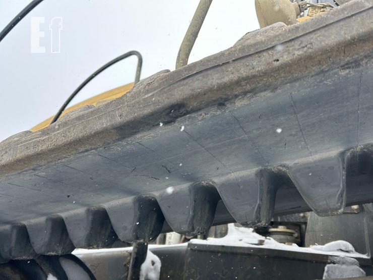 2004-challenger-mt855-image-39