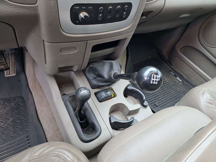 2005-dodge-ram-3500-image-36