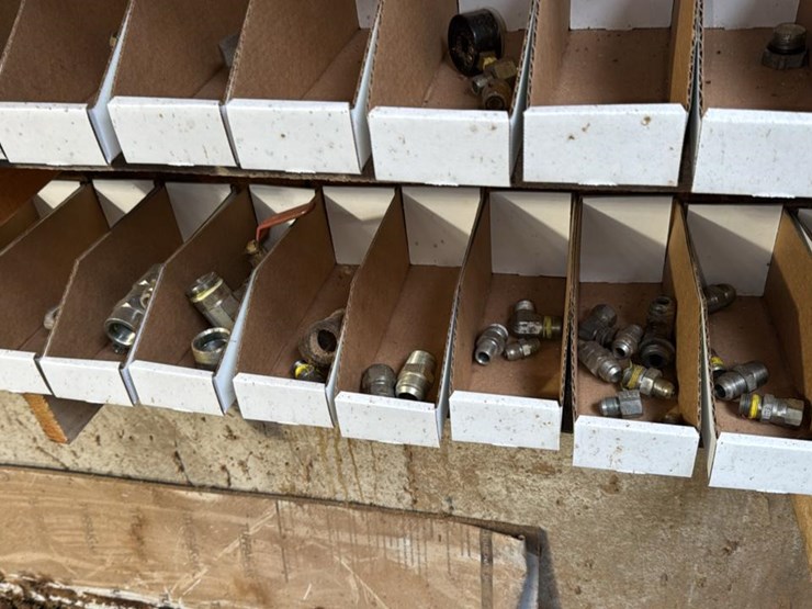 #179-•-hydraulic-fittings-image-13