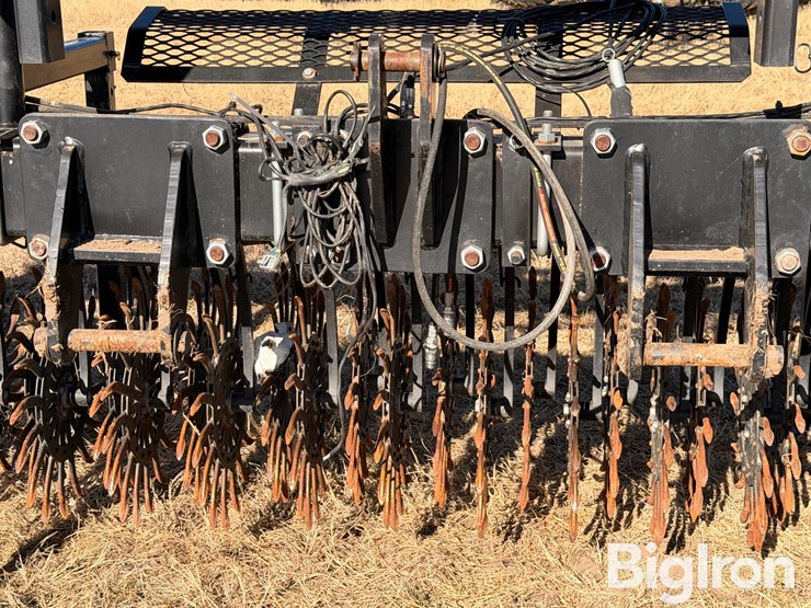 yetter-30'-rotary-hoe-image-9