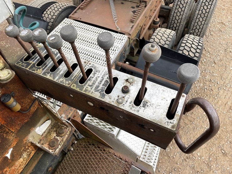 ford-lt9000-image-51