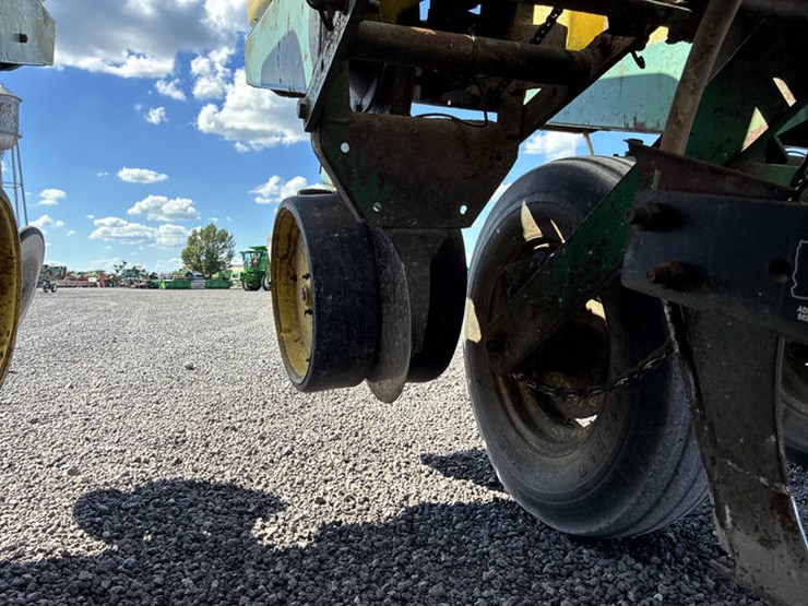 john-deere-7000-image-21