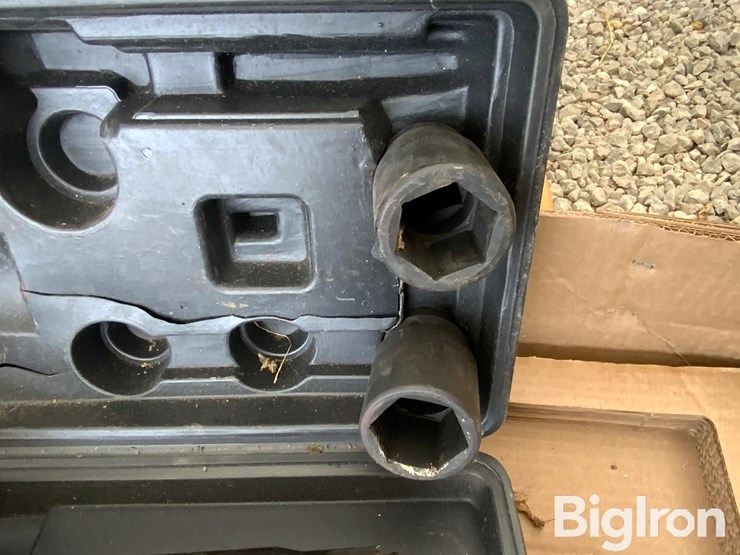 pallet-of-air-tools-&-tool-boxes-image-18