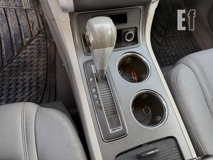 2010-chevrolet-traverse-image-17