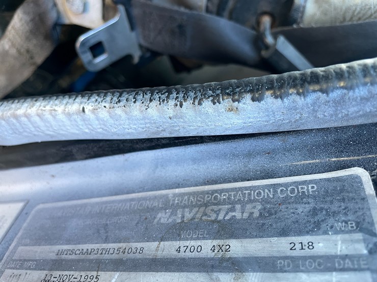 international-4700-image-37