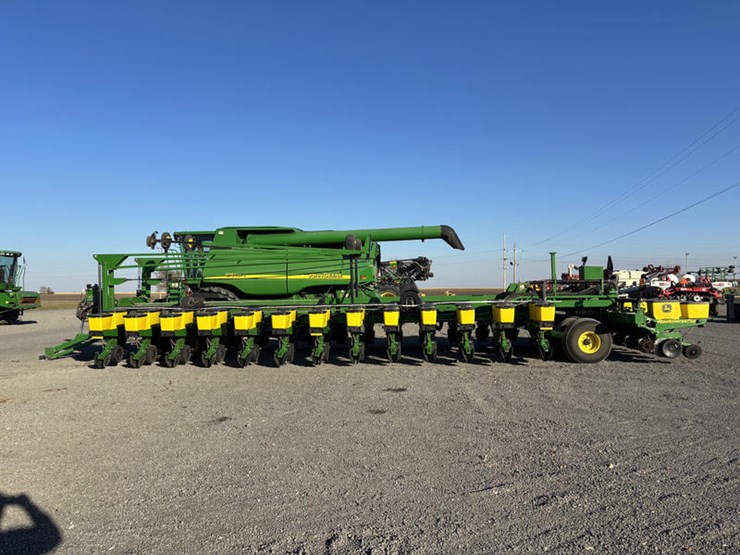 john-deere-db80-image-10