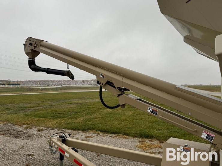 2023-unverferth-2755-seed-tender-image-16