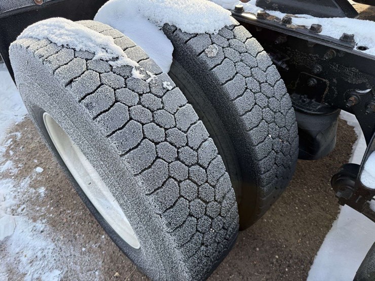 2005-international-9200-image-12