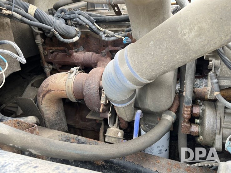 1999-freightliner-fl70-image-56