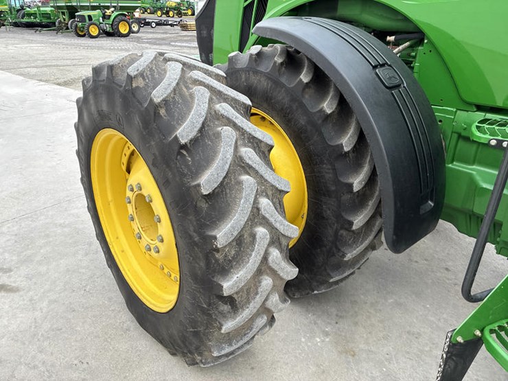 john-deere-8335r-image-40