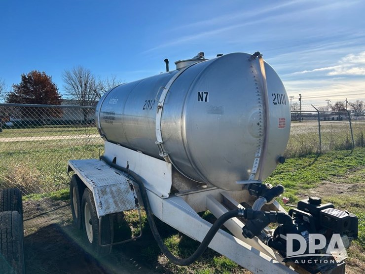 liquid-nurse-trailer-(cp1350,-tank-2001)-image-8