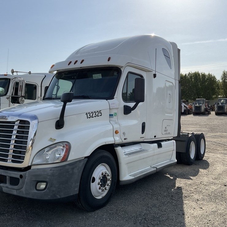 2011 FREIGHTLINER CASCADIA 125