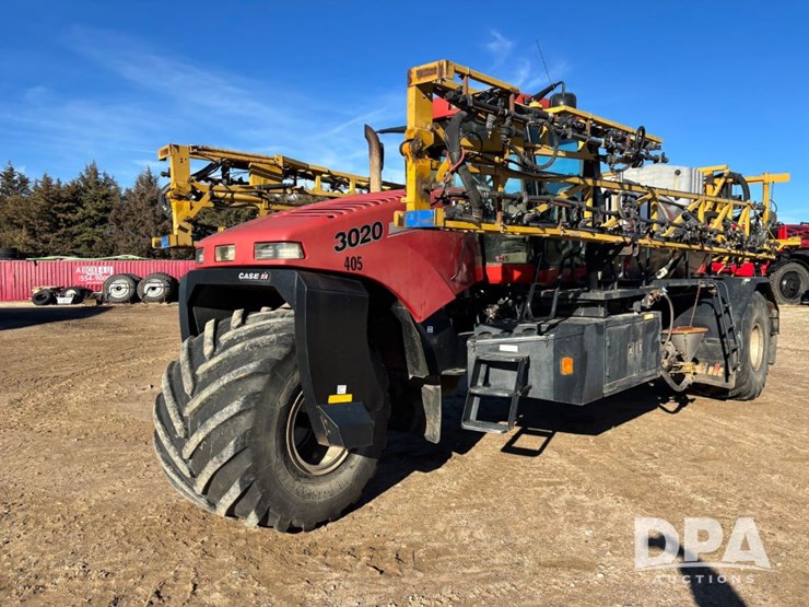 case-ih-titan-3020-image-2