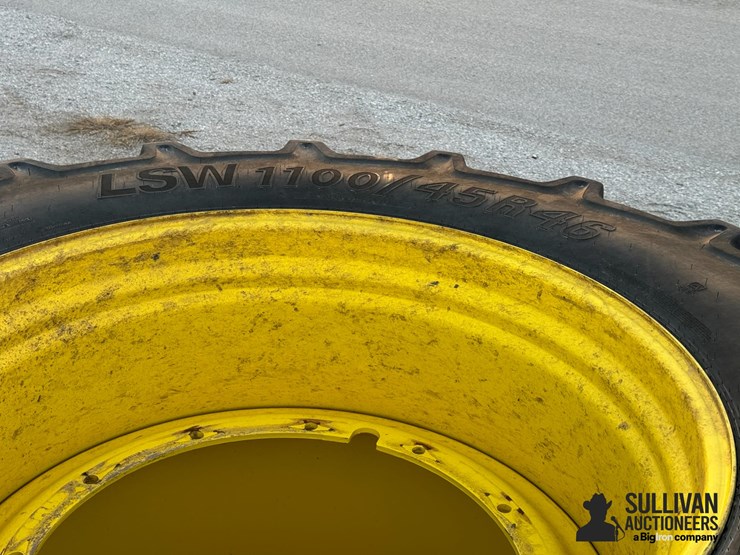 lsw-tires-&-rims-for-jd-8r-tractor-image-6