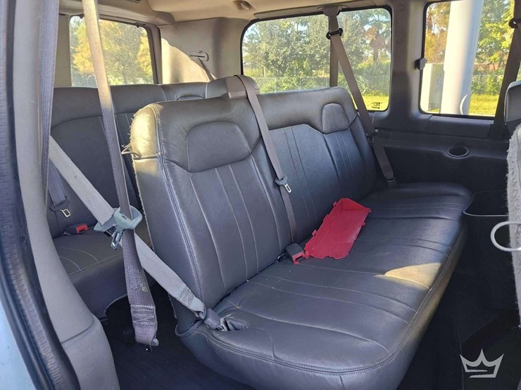 2015-chevrolet-express-2500-image-33