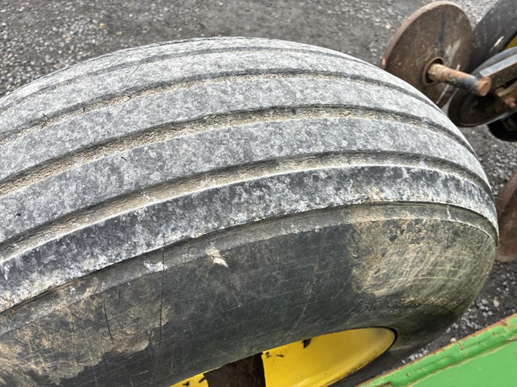 john-deere-750-image-44