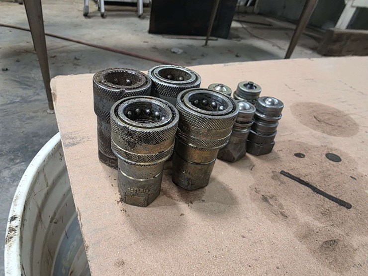 (8)-pioneer-hydraulic-ends,-4-–-male-and-4-–-female,-buying-all-for-one-money-image-3