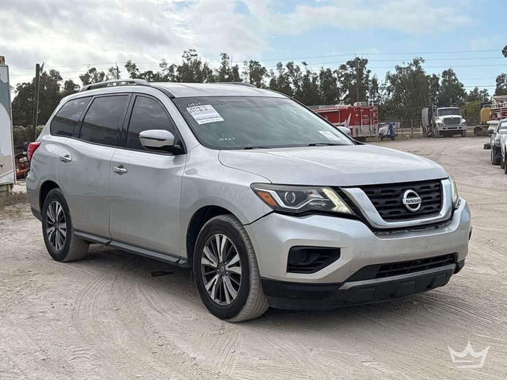 2017-nissan-pathfinder-image-2