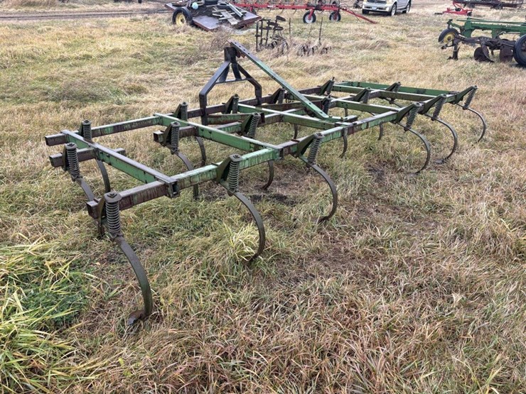 john-deere-field-cultivator,-14’,-(17-shanks),-mounted-image-4
