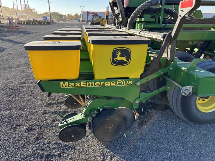 john-deere-db80-image-30