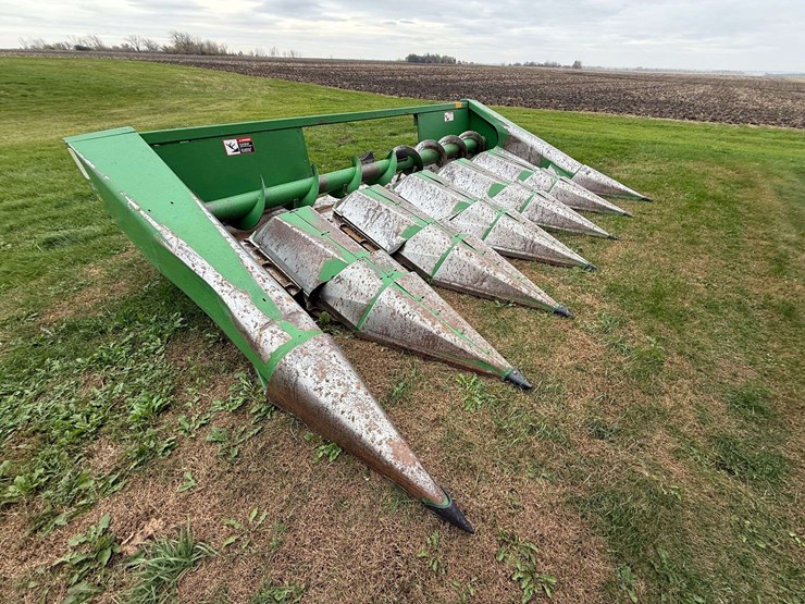 2024-john-deere-643-image-11