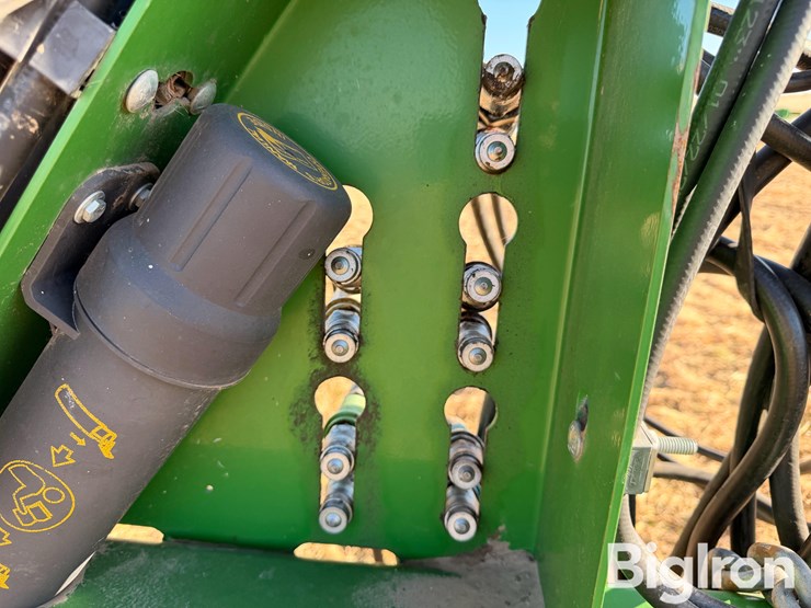 2022-john-deere-2680h-image-11