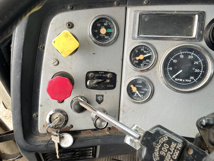 ford-lt9000-image-66