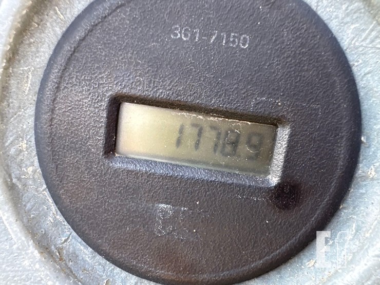 2004-caterpillar-416d-image-33