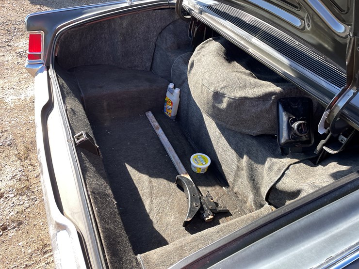 #1202-•-1969-lincoln-mark-3-continental-**must-be-trailered**(has-mn-title)-image-33