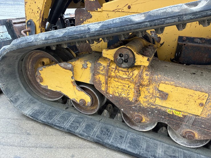 caterpillar-279c2-image-37