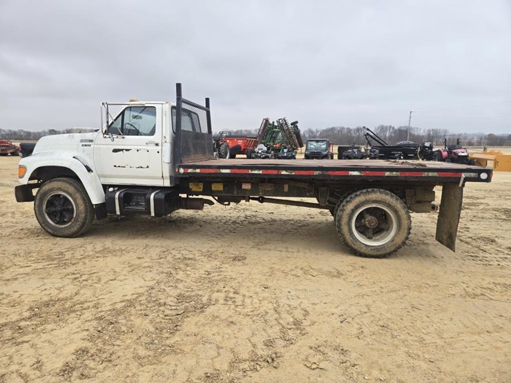 1996-ford-f700-image-13