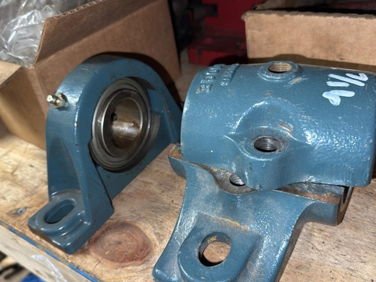 #169-•-contents-of-shelf-3*-image-3